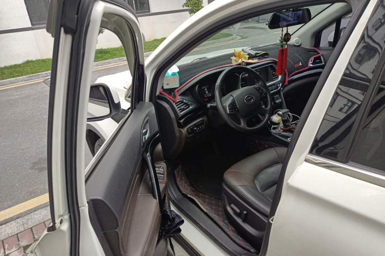 Used GAC Trumpchi GS4 2017 235T Automatic Two-Wheel Drive Luxury Smart Connectivity Version Driver Seat