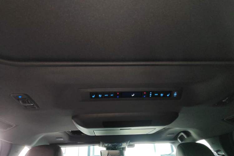 Used Toyota SIENNA 2021 2.5L Hybrid Platinum Edition Headliner