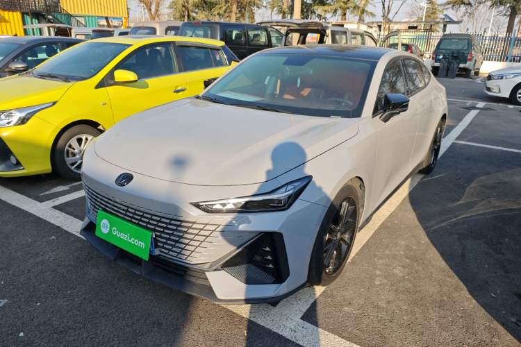 Used Changan UNI-V 2022 1.5T Prestige Version