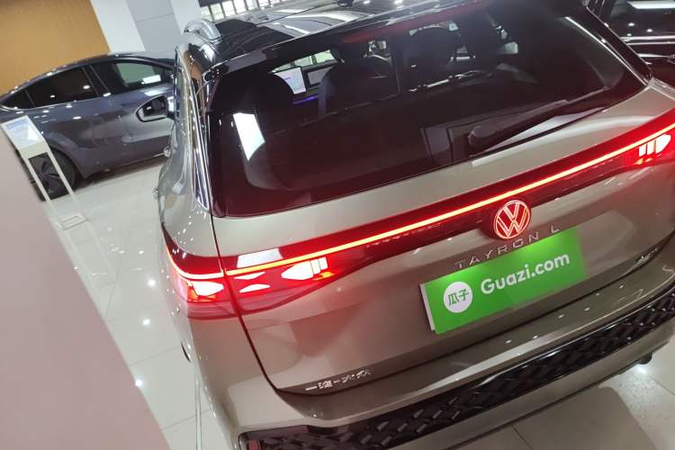 Used Volkswagen Tayron 2025 Tiguan L 380TSI 4Motion Luxury Easy Package