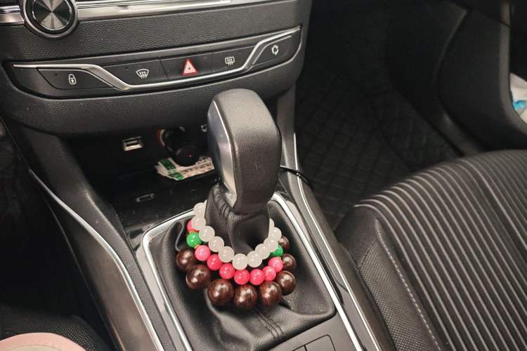 Used Peugeot 408 2015 1.2T Automatic Luxury Edition Gear Lever