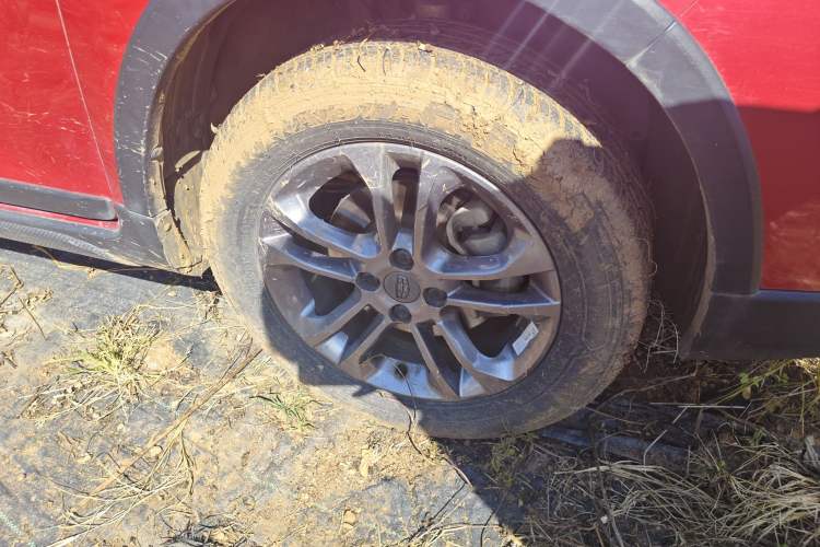 Used Geely Auto Vision X3 2020 1.5L CVT Luxury Model Right Front Wheel Hub