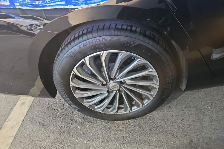 Used Buick LaCrosse 2023 28T Prestige Edition
