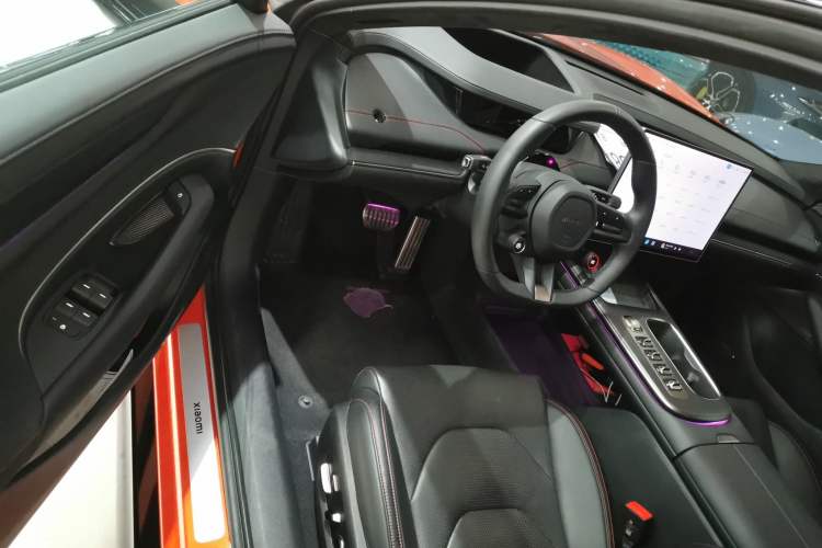 Used Xiaomi Auto SU7 2024 Four-Wheel Drive Ultra-Long Range Advanced Intelligent Driving Max Edition
