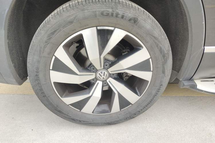 Used Volkswagen Tayron 2019 330TSI Two-Wheel-Drive Luxury Version China V Emission Standard
