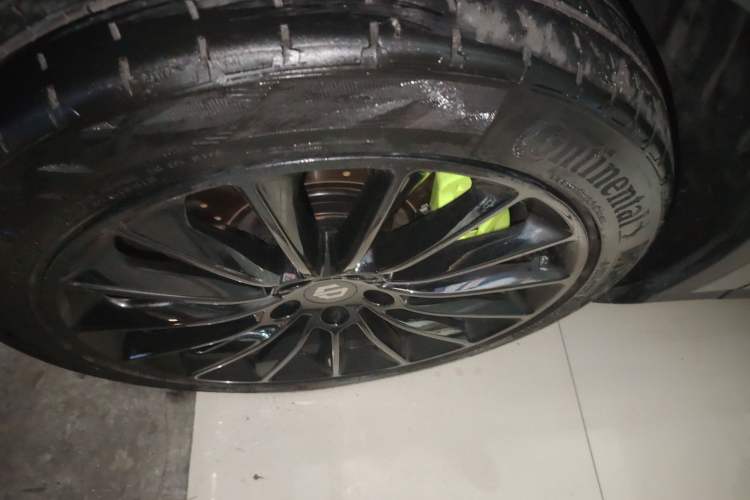 Used Leapmotor C11 2023 Pure Electric 580 All-Wheel-Drive Performance Edition Left Front Wheel Hub