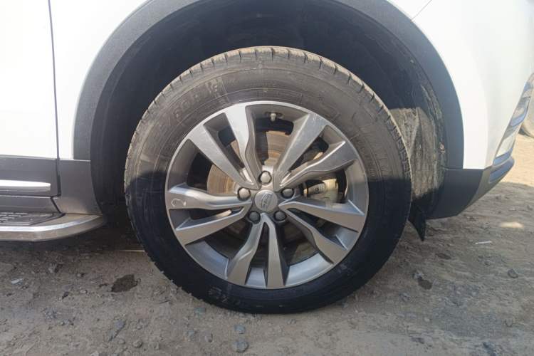 Used Geely Auto Emgrand X7 Sport 2016 2.0L Manual Smart Connect Version