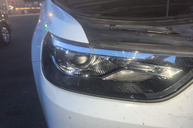 Used Haval H6 2017 Blue Label Sport Edition 1.5T Manual Two-Wheel Drive Elite Model Right Front Headlight