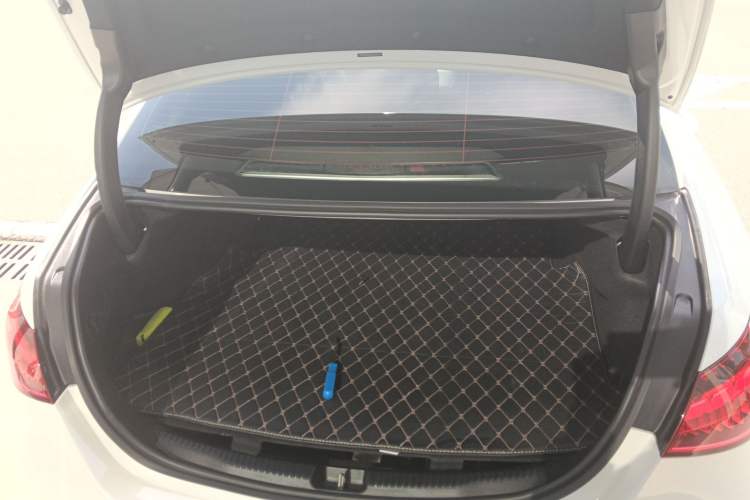 Used Mercedes-Benz C-Class New Energy 2023 Second Facelift C 350 eL Trunk