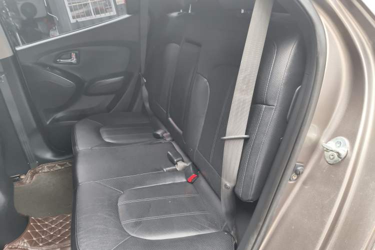 Used Hyundai ix35 2013 2.0L Automatic Two-Wheel Drive Smart GLS China IV Standard Left Rear Seat