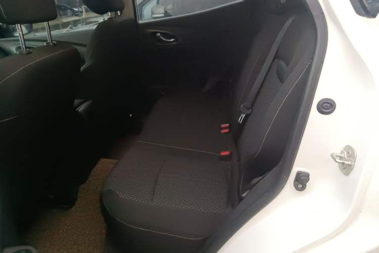 Used Renault Kadjar 2016 2.0L Two-Wheel Drive Comfort Edition Left Rear Seat