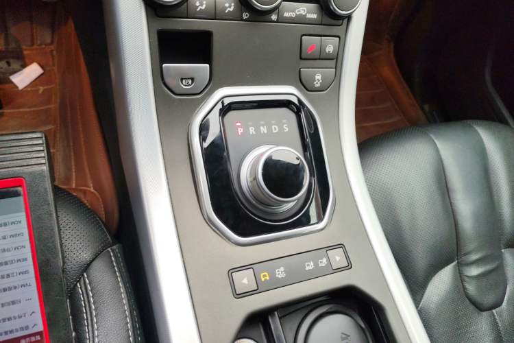 Used Land Rover Range Evoque 2015 2.0T 5-Door Ignite Edition Gear Lever