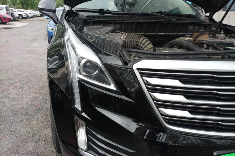 Used Cadillac XT5 2016 25T Luxury Model Right Front Headlight