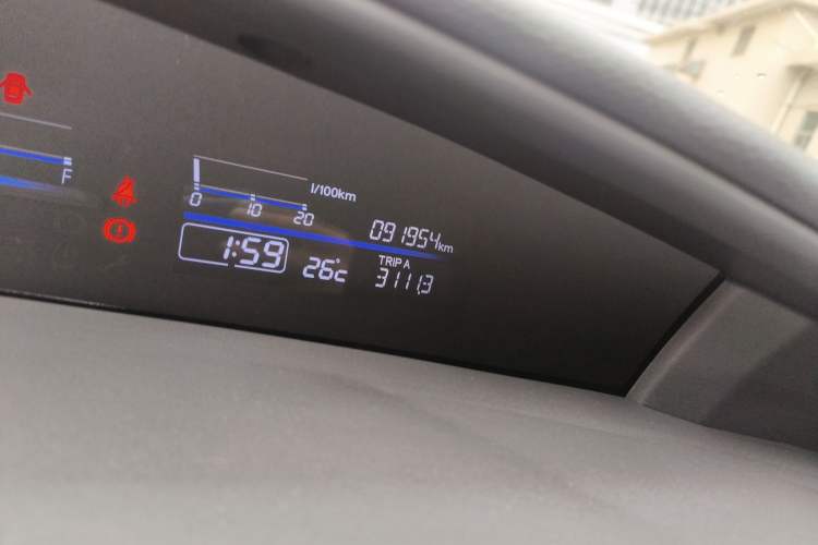 Used Honda Jade 2017 1.8L automatic Comfort version 5 seats
