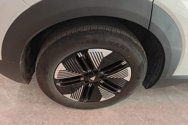 Used Deepal S05 2024 510 Plus Pure Electric Version Right Rear Wheel Hub