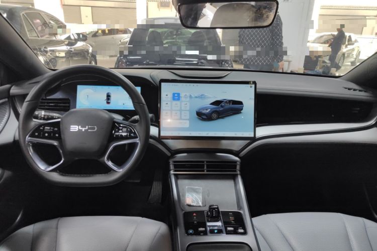 Used BYD Seal 2024 HONOR Edition DM-i 1.5L 121km Luxury Model Center Console