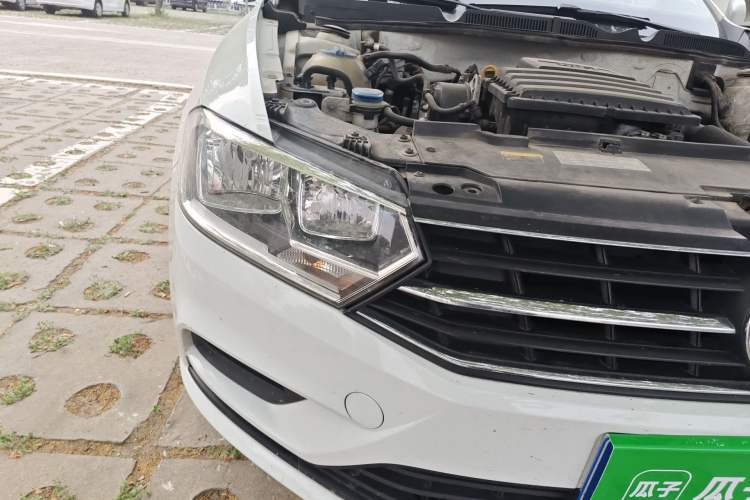 Used Volkswagen Bora 2018 1.5L Manual Fashion Model Right Front Headlight