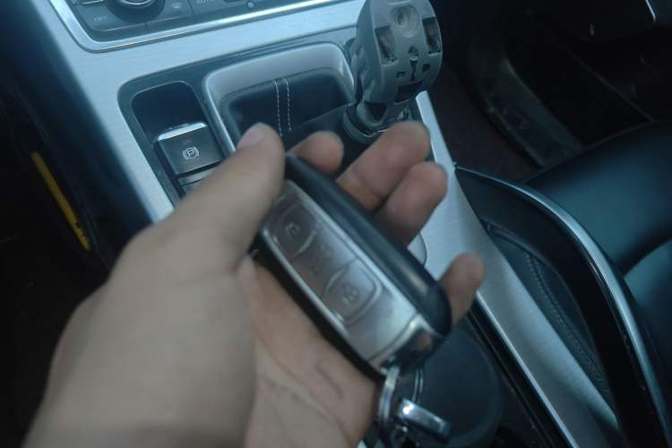 Used Geely Auto Emgrand X7 Sport 2016 2.0L Manual ZhiShang Version Vehicle Key