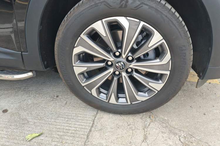 Used Buick Envision 2025 Encore Plus 28T Two-Wheel-Drive Platinum Edition