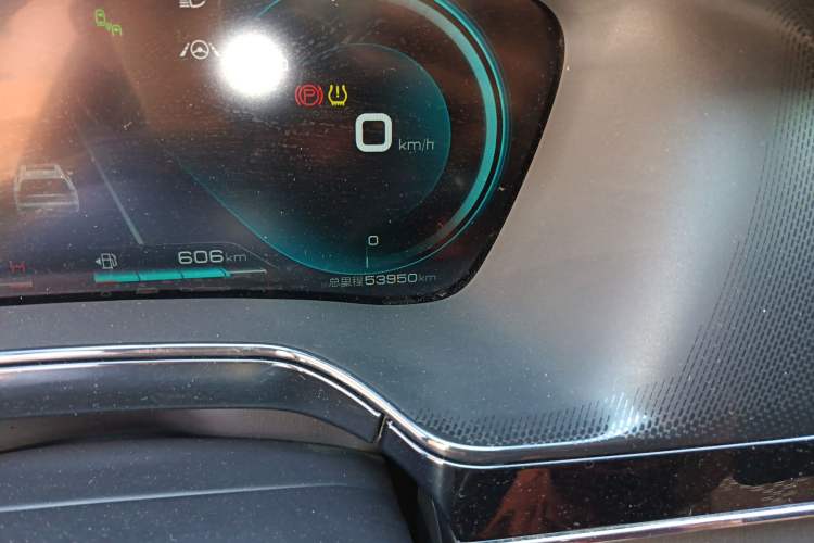 Used BYD Tang 2021 2.0T Automatic Flagship Edition Odometer Close Up