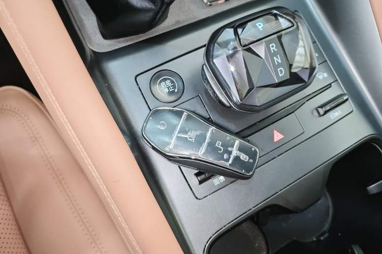 Used BYD Song L EV 2025 Intelligent Driving Version 662 km LiDAR Excellence Edition Vehicle Key