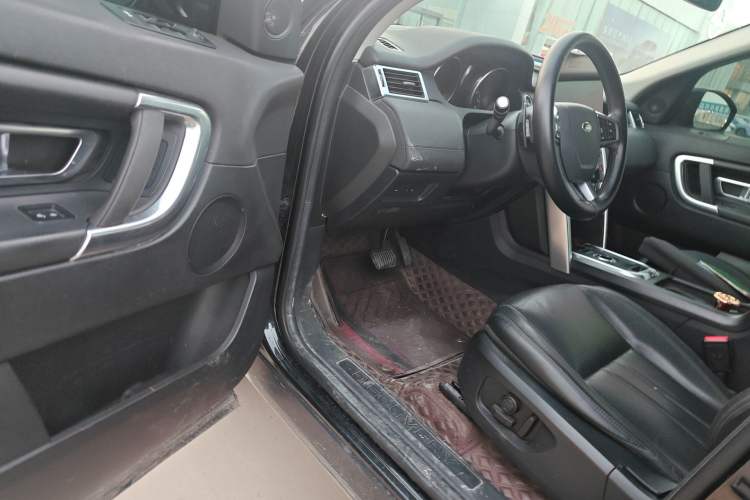 Used Land Rover Discovery Sport 2017 2.0T SE Driver Seat