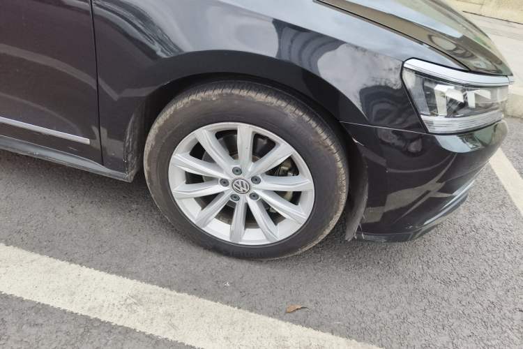 Used Volkswagen Passat 2016 330TSI DSG Prestige Edition Right Front Wheel Hub