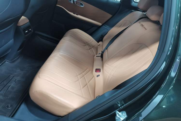 Used Geely Galaxy Galaxy Xingjian 7 EM-i 2025 120km Exploration+ Version