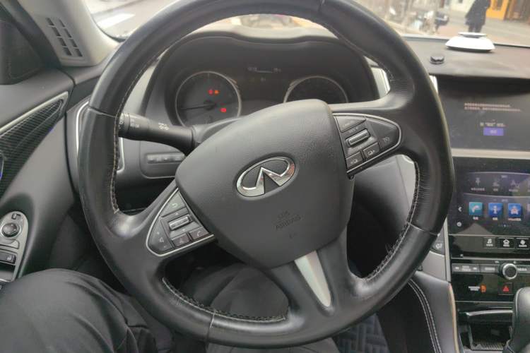 Used Infiniti Q50L 2016 2.0T Enjoyment Edition Steering Wheel