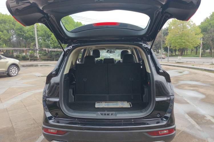 Used Dongfeng Fengon 580 2018 1.5T CVT Luxury Model Trunk