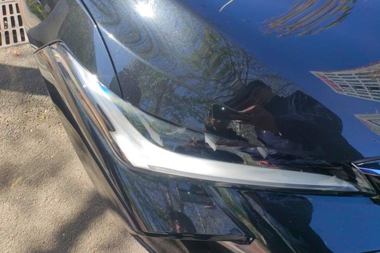 Used Toyota Avalon 2022 Dual-Engine 2.5L XLE Premium Edition Right Front Headlight