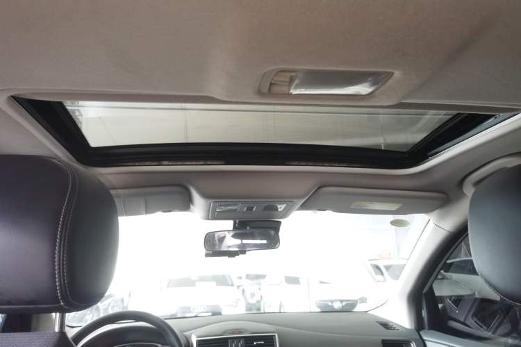 Used Nissan Tiida 2019 1.6L CVT Smart Enjoyment Version China VI Standard Headliner