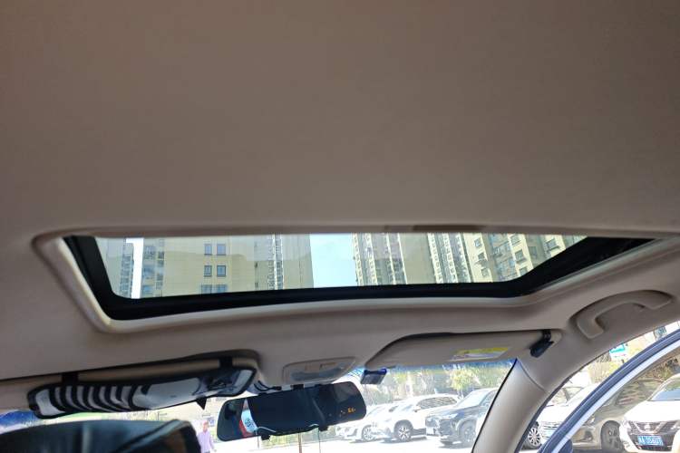 Used Baojun 560 2015 1.8L manual luxury version
