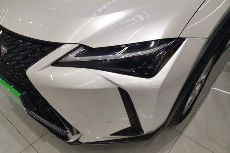 Used Lexus UX 2022 260h Explore-Edition
