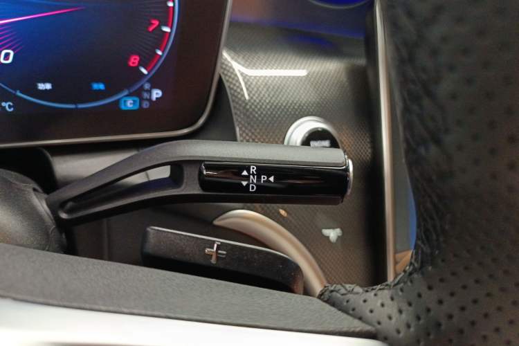 Used Mercedes-Benz GLC 2025 Refresh GLC 260 L 4MATIC Dynamic Edition Gear Lever