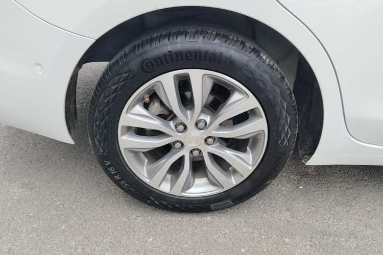 Used Buick GT 2018 18T Automatic Flagship Model Right Rear Wheel Hub