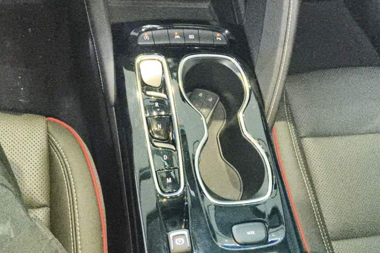 Used Buick Envision 2022 Encore S GS Two-Wheel Drive Smart & Sporty Model Gear Lever