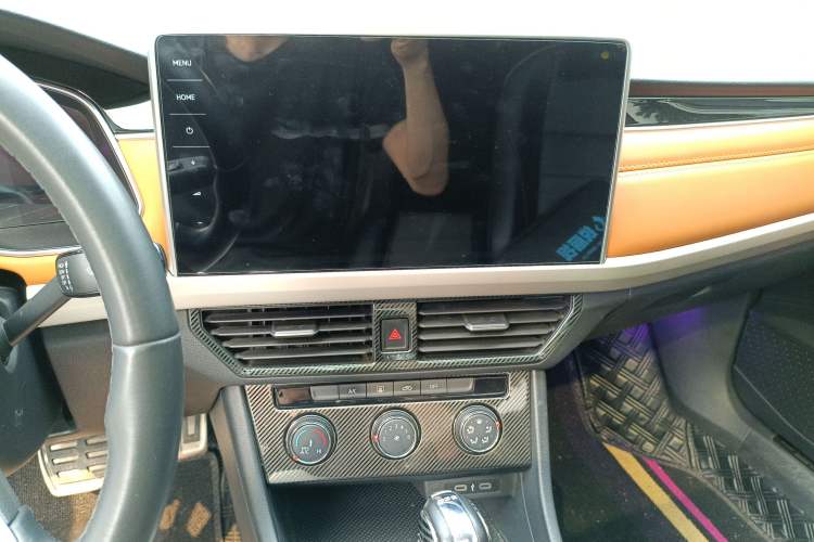 Used Volkswagen Bora 2023 200TSI DSG Smart Drive Version Audio And AC Panel