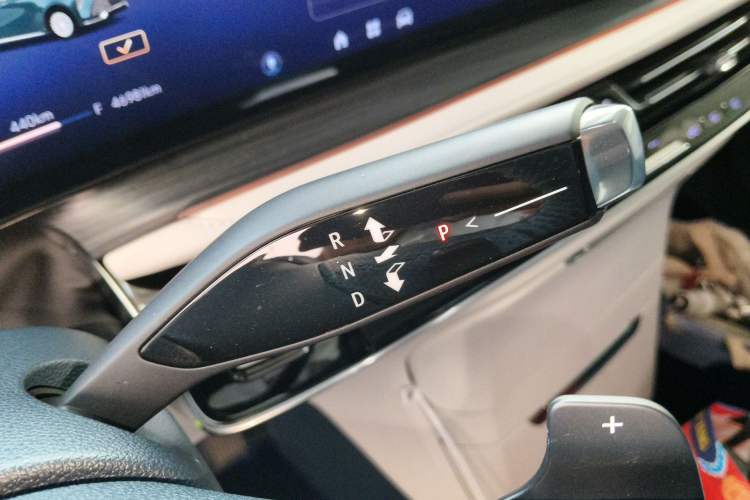 Used Buick Century 2023 2.0T Four-Seat Private Edition Gear Lever