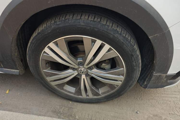 Used Volkswagen C-TREK 2020 1.5L Automatic Comfort Model Right Front Wheel Hub