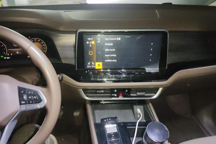 Used Volkswagen Viloran 2024 330TSI Luxury Edition Audio And AC Panel