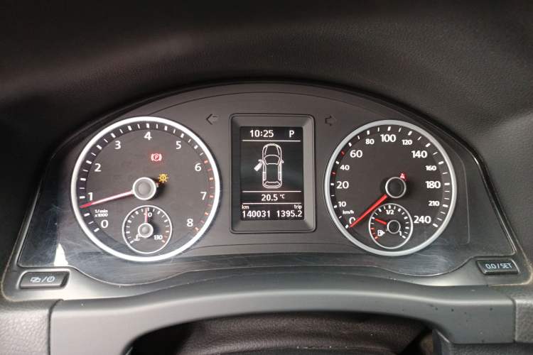 Used Volkswagen Tiguan 2016 280TSI Automatic Two-Wheel-Drive Silk Road Style Edition Instrument Cluster