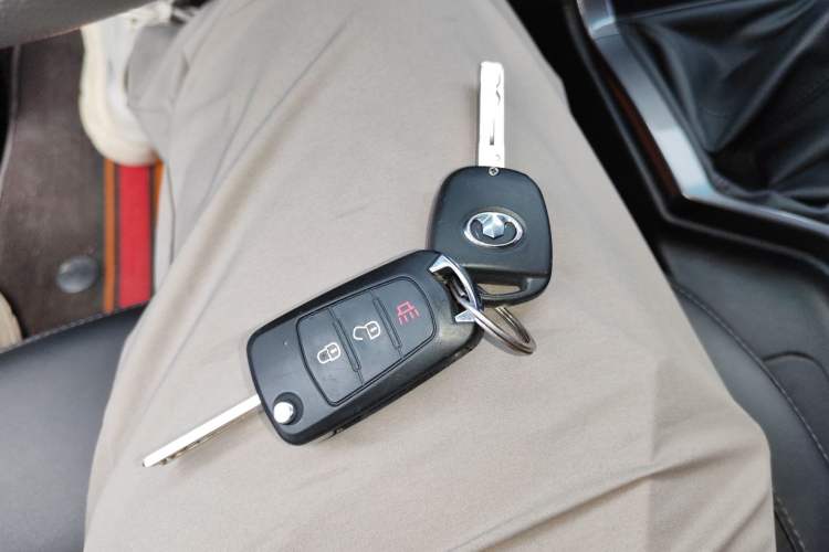 Used Great Wall Wingle 5 2023 "Ganfan" Version 1.5T Gasoline Two-Wheel-Drive Advanced Trim with Long Cargo Bed Interior 1