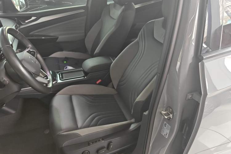 Used Volkswagen ID.4 CROZZ 2021 Long-Range PRO Two-Wheel Drive Version
