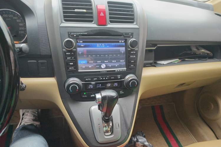 Used Honda CR-V 2010 2.4L automatic four-wheel drive luxury version Audio And AC Panel