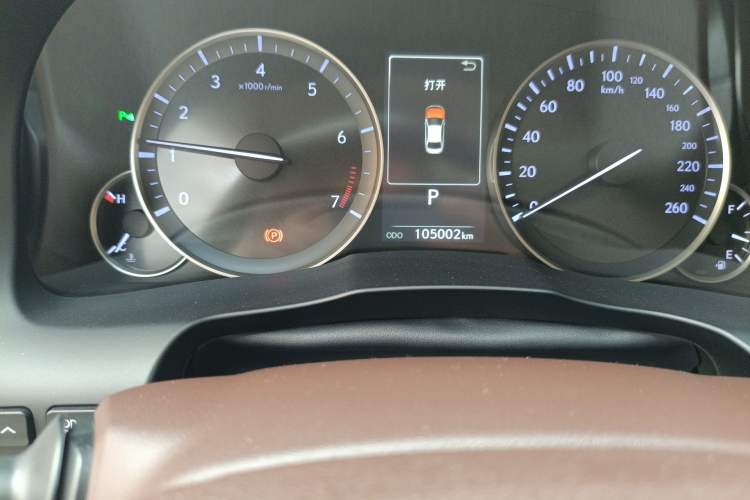 Used Lexus ES 2017 200 30th Anniversary Edition Odometer Close Up