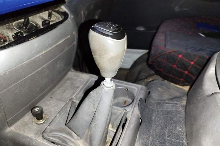 Used Jinbei Hiace 2016 2.0L Express Series Standard Version V19
