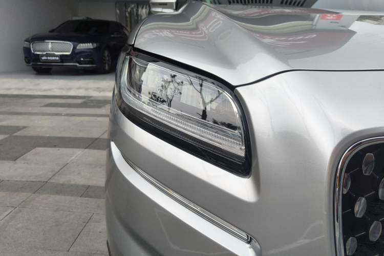 Used Lincoln Nautilus 2021 2.0T Two-Wheel Drive Zunyue Edition Right Front Headlight