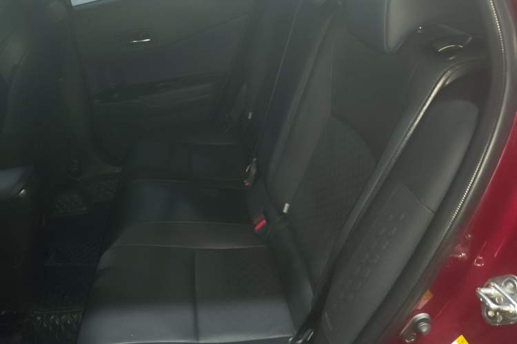 Used Toyota IZOA 2018 2.0L Yichi Edition China V Standard Left Rear Seat