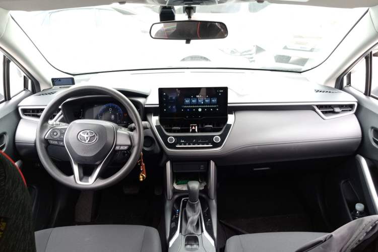 Used Toyota FRONTLANDER 2023 2.0L CVT Elite Edition Center Console